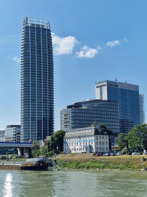 布拉迪斯拉发The First Skyscraper In Slovakia公寓 外观 照片
