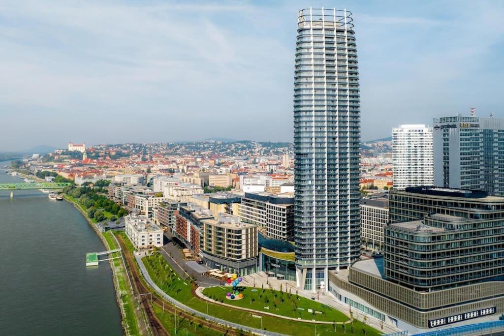 布拉迪斯拉发The First Skyscraper In Slovakia公寓 外观 照片
